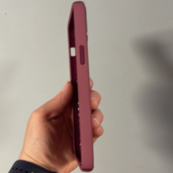 Speck IPhone 12 Pro Max purple case - Picture 5 of 6